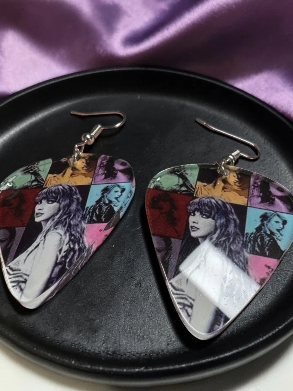 NWT Pop Star Inspired Guitar Pick Dangle Earrings